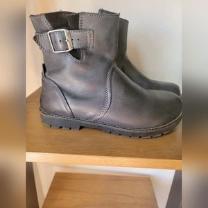 Birkenstock black leather bootie